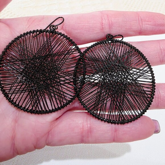 Vintage Jewelry - Black Round Woven Star Black Wire Dangle Hoop Pierced French Hook Earrings